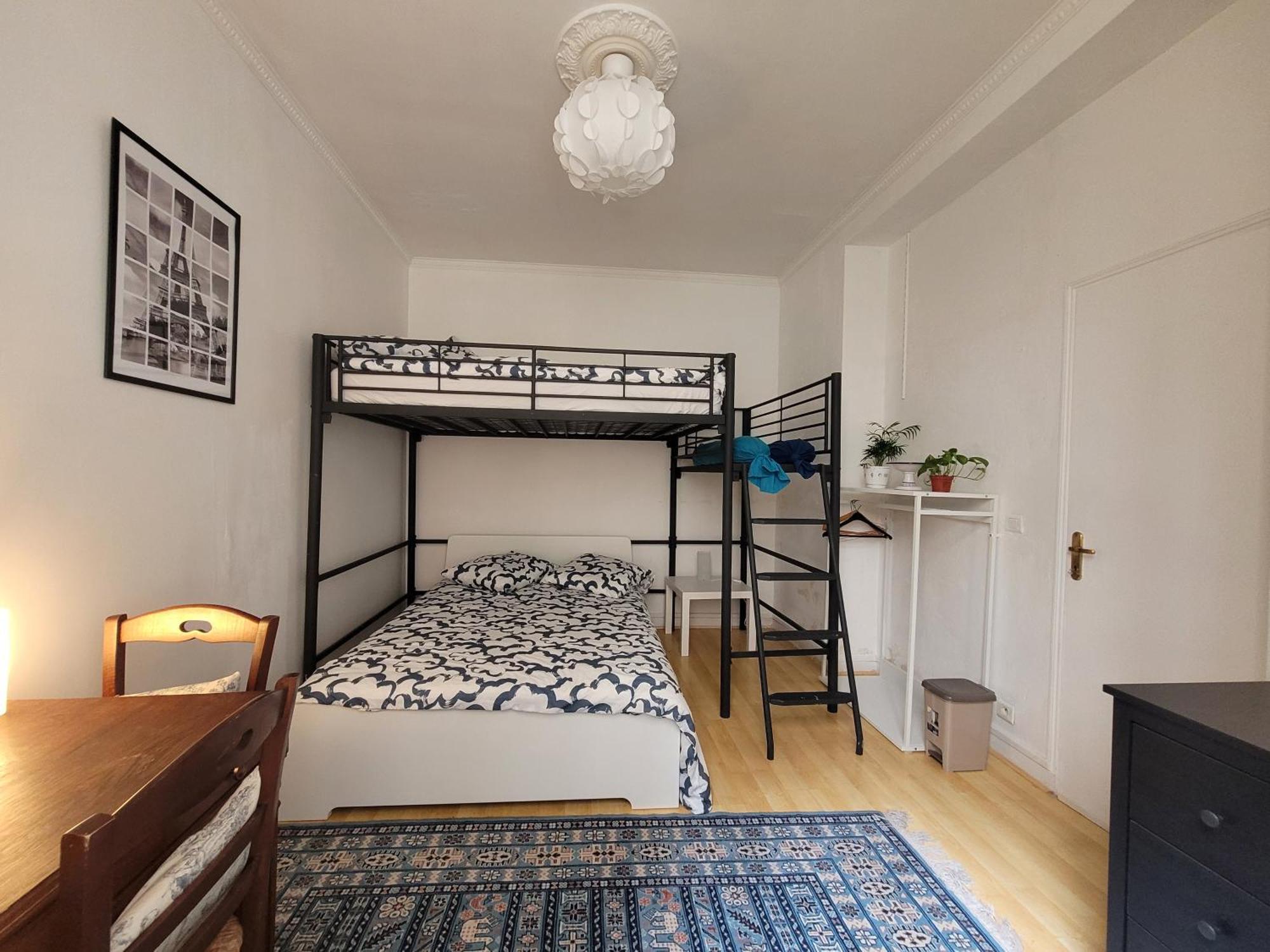 Cozy And Nice Homestay Room - Chambre D'Hote París Exterior foto